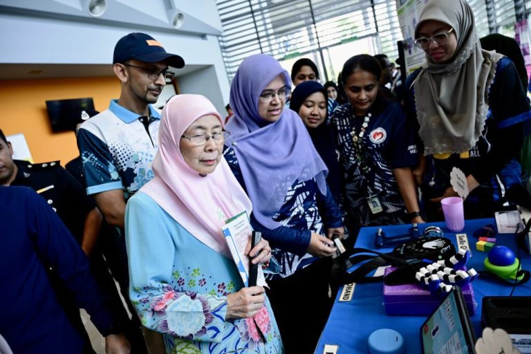 Penduduk Bandar Tun Razak terima pemeriksaan kesihatan percuma
